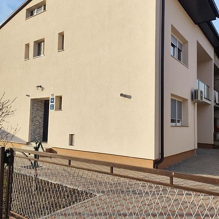 Happy Apartment Karlovac Extérieur photo