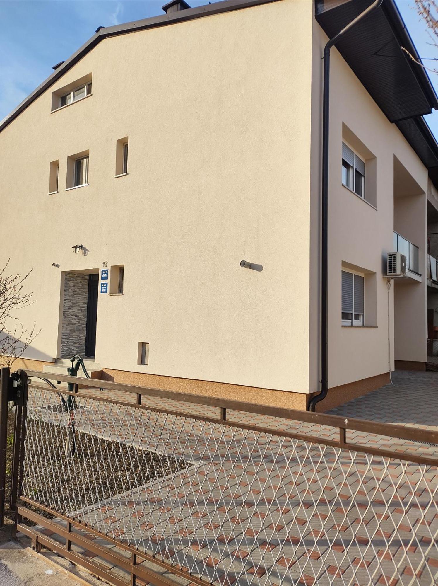 Happy Apartment Karlovac Extérieur photo